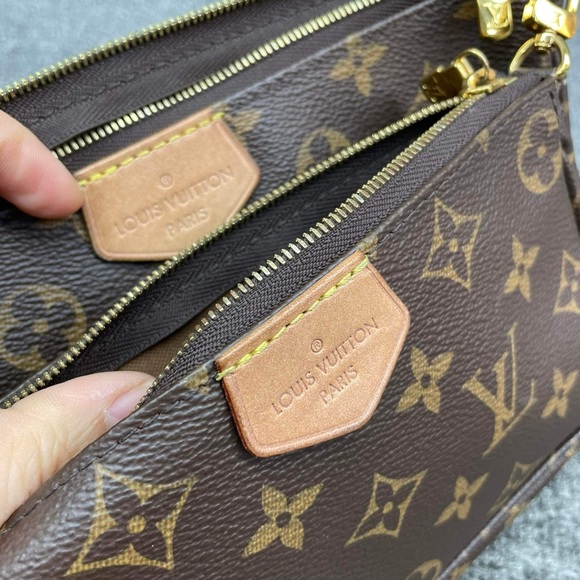 SOLD!!๐ Louis Vuitton Multi Pochette accessories ๐ - Picture 9 of 12